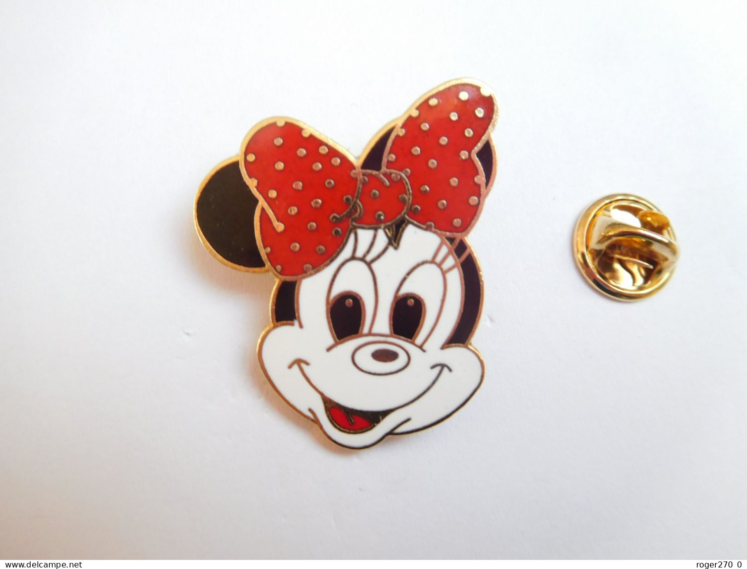 Superbe Pin's En EGF , Disney Minnie , Verso Signé Et Lisse - Disney