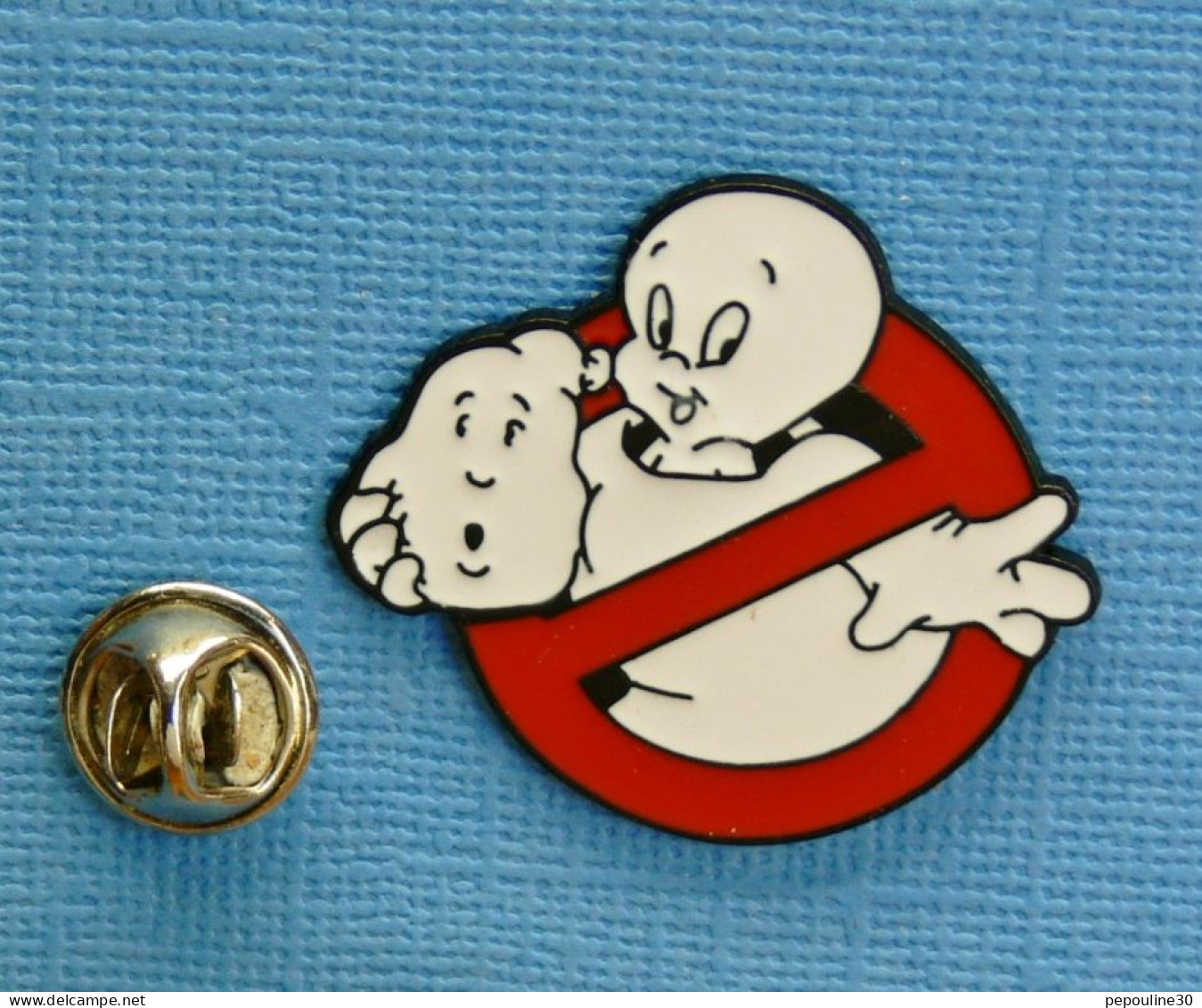 1 PIN'S /  ** CASPER DANS LE COSTUME DE SOS FANTOMES / GHOSTBUSTERS ** - Cinema