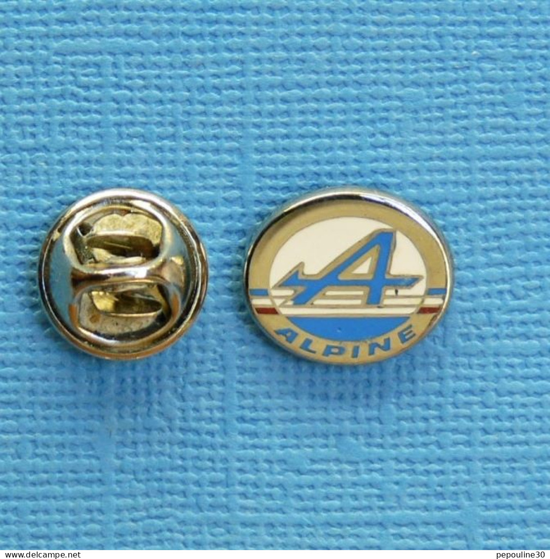 1 PIN'S /  ** LOGO " ALPINE " 4ème CHAMPIONNAT DU MONDE DES CONSTRUCTEURS F1 / 2022 ** - Renault