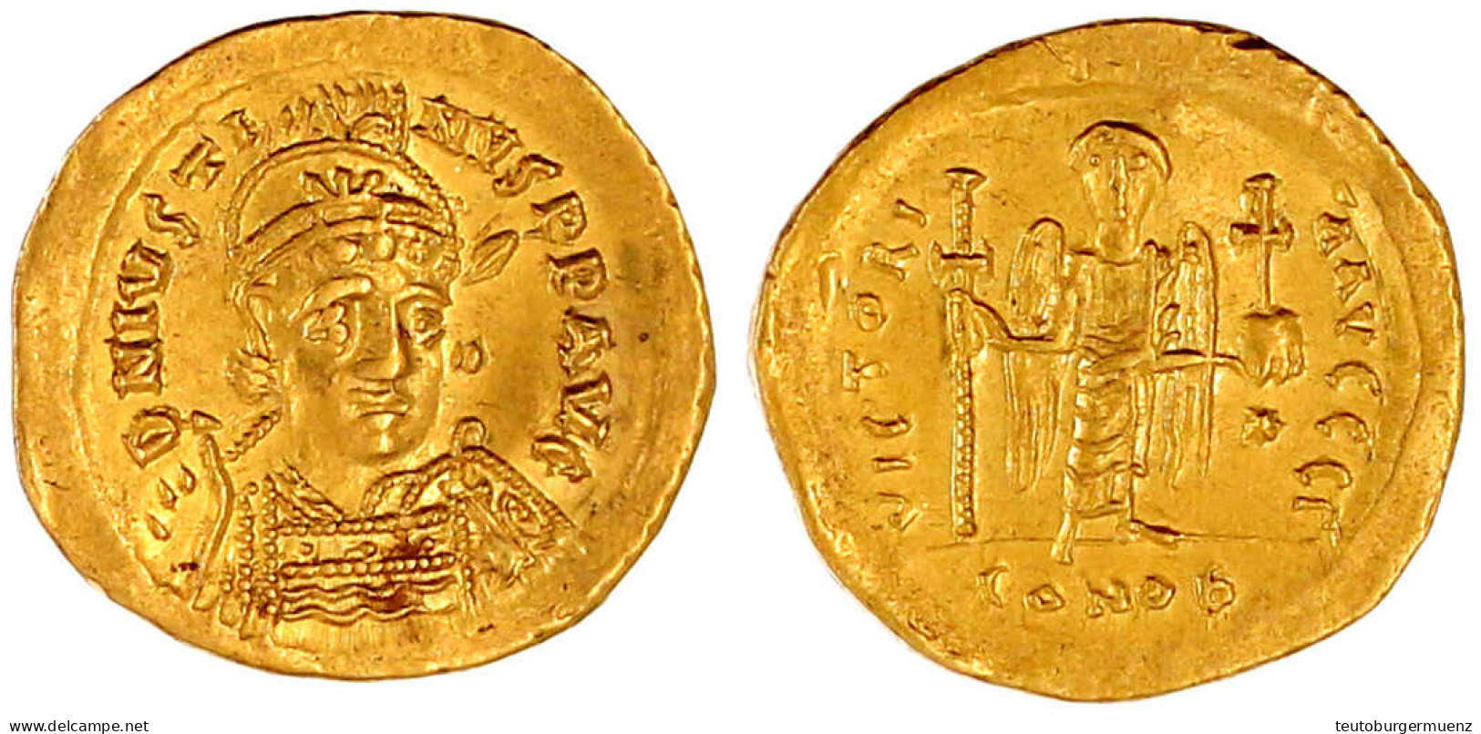 Solidus 518/527, Constantinopel, 3. Offizin. Brb. V.v. Mit Helm/VICTORIA AVGGG Γ CONOB. Victoria Steht L. Mit Christogra - Byzantium