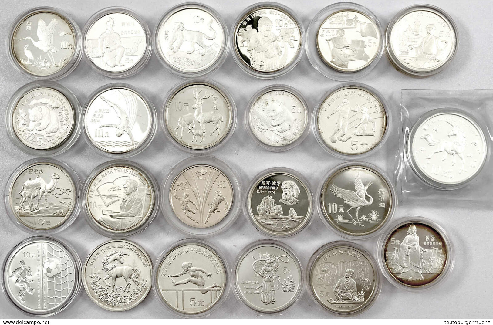 23 Silbergedenkmünzen Aus 1982 Bis 2005. 11 X 5 Yuan, 11 X 10 Yuan Und 1 X 25 Yuan, Meist Persönlichkeiten, Sportmotive  - Chine