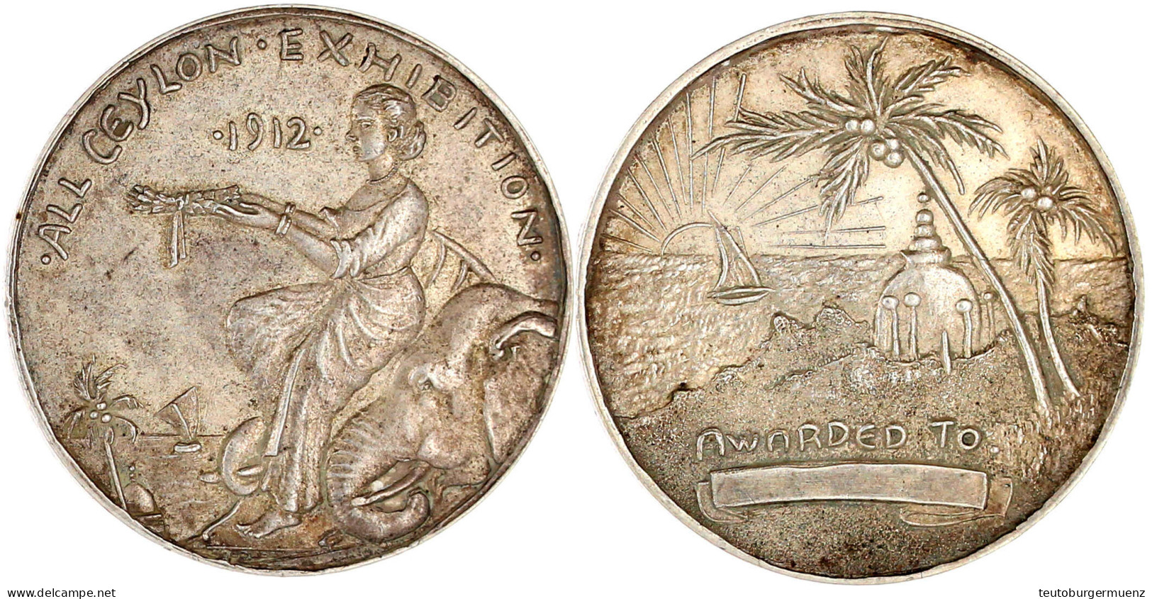 Silber-Preismedaille Der All Ceylon Exhibition 1912 (unsign). Am Meeresufer Sitzende Allegorie Präsentiert Siegerkranz,  - Sri Lanka