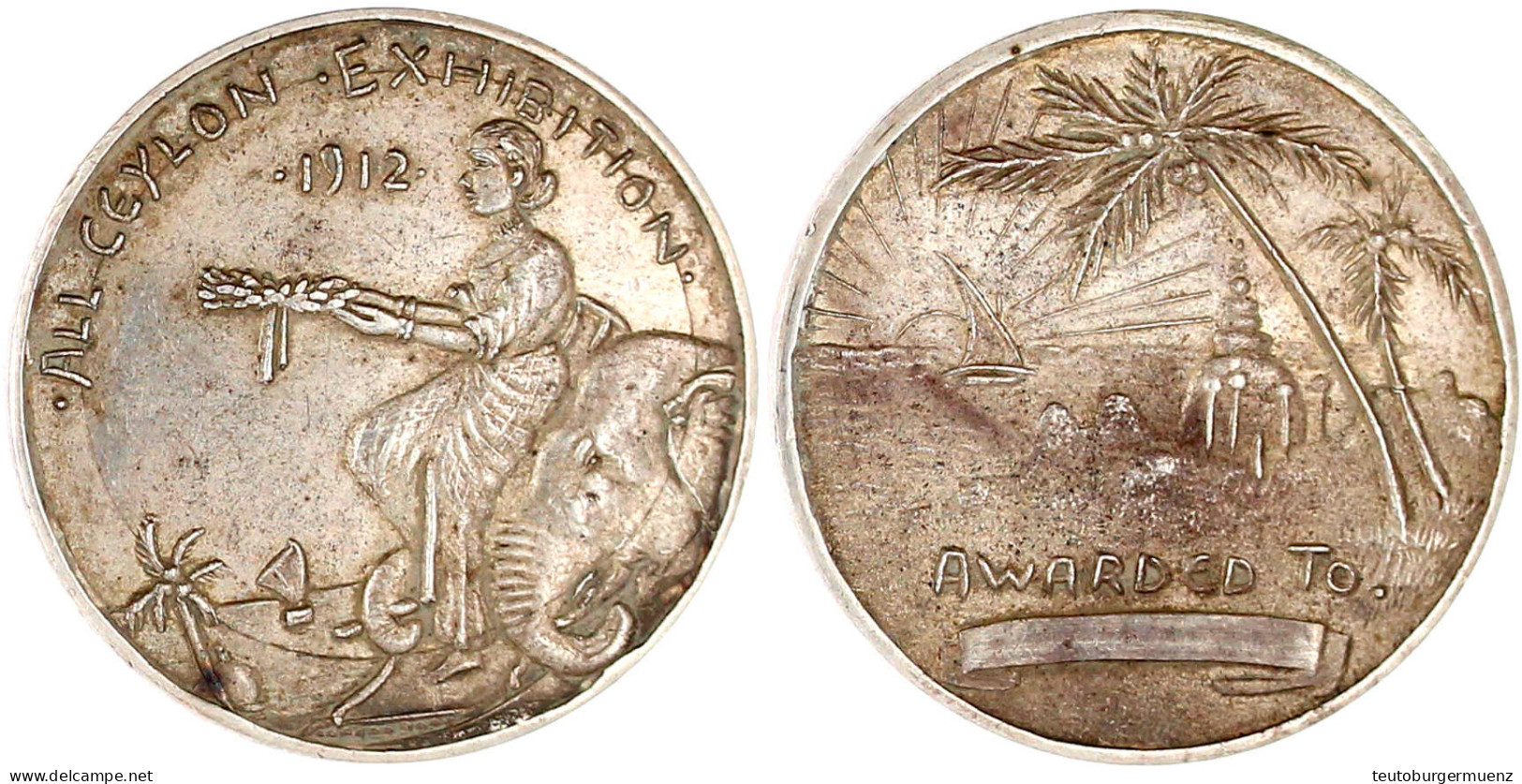 Silber-Preismedaille Der All Ceylon Exhibition 1912 (unsign). Am Meeresufer Sitzende Allegorie Präsentiert Siegerkranz,  - Sri Lanka