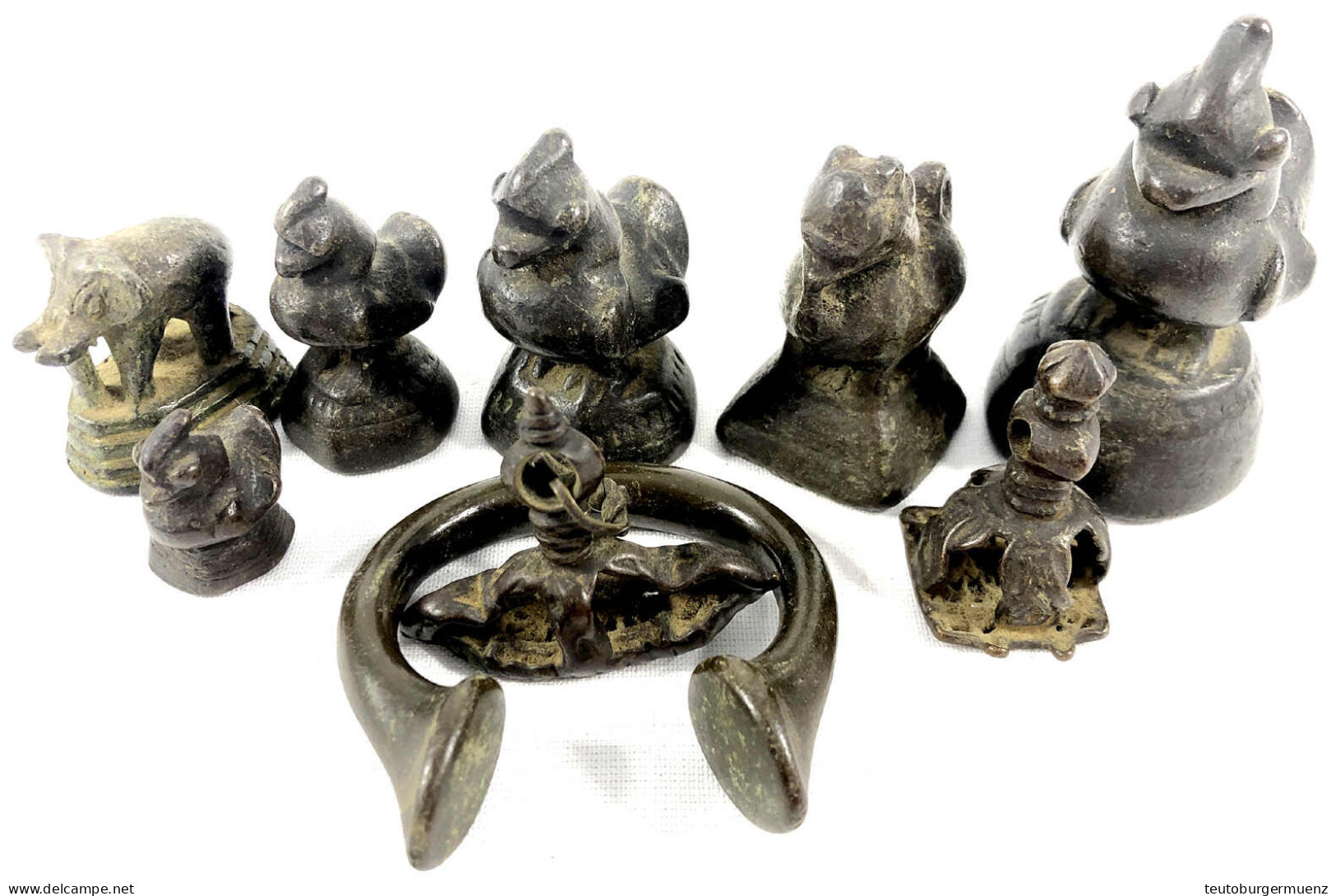 Satz Von 5 Bronze-Hanthagewichten Von 32,39 Bis 313,50 G. Dazu Ein Elefanten-Gewicht, 64,52 G, 2 Nepalesische Bronze-Ste - Myanmar