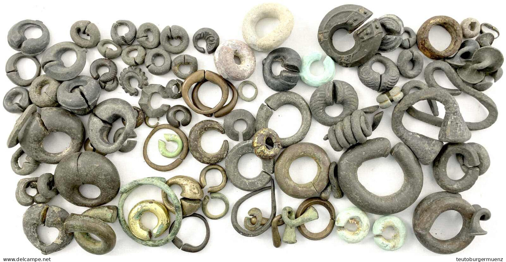 Konvolut Ringgeld ("Kelok") Aus Bronze, Blei Und Zinn. Ca. 80 Stück. Köhler-Osbahr Vermutete Deren Ursprung In Thailand  - Thaïlande