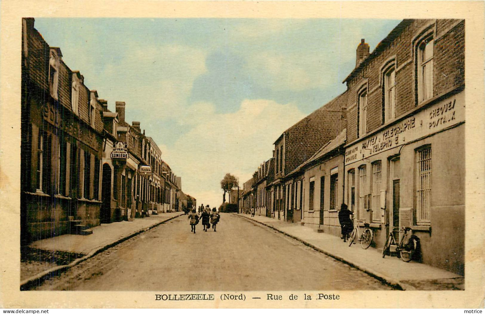 BOLLEZELLE - Rue De La Poste. - Post & Briefboten