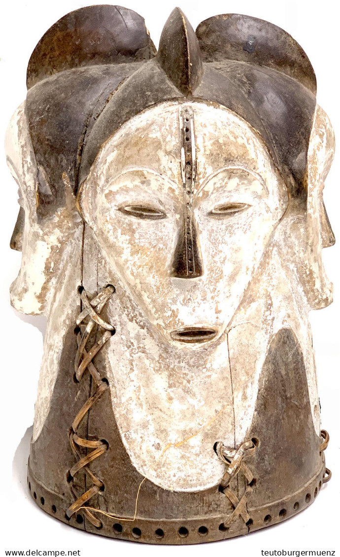 Gabun: Helmmaske, Sogen. "Ngontang" Der Fang-Stämme (Bulu, Ntumu, Betsi Und Kwele). Holz, Leder Und Kaolin. Höhe 36 Cm.  - Autres & Non Classés