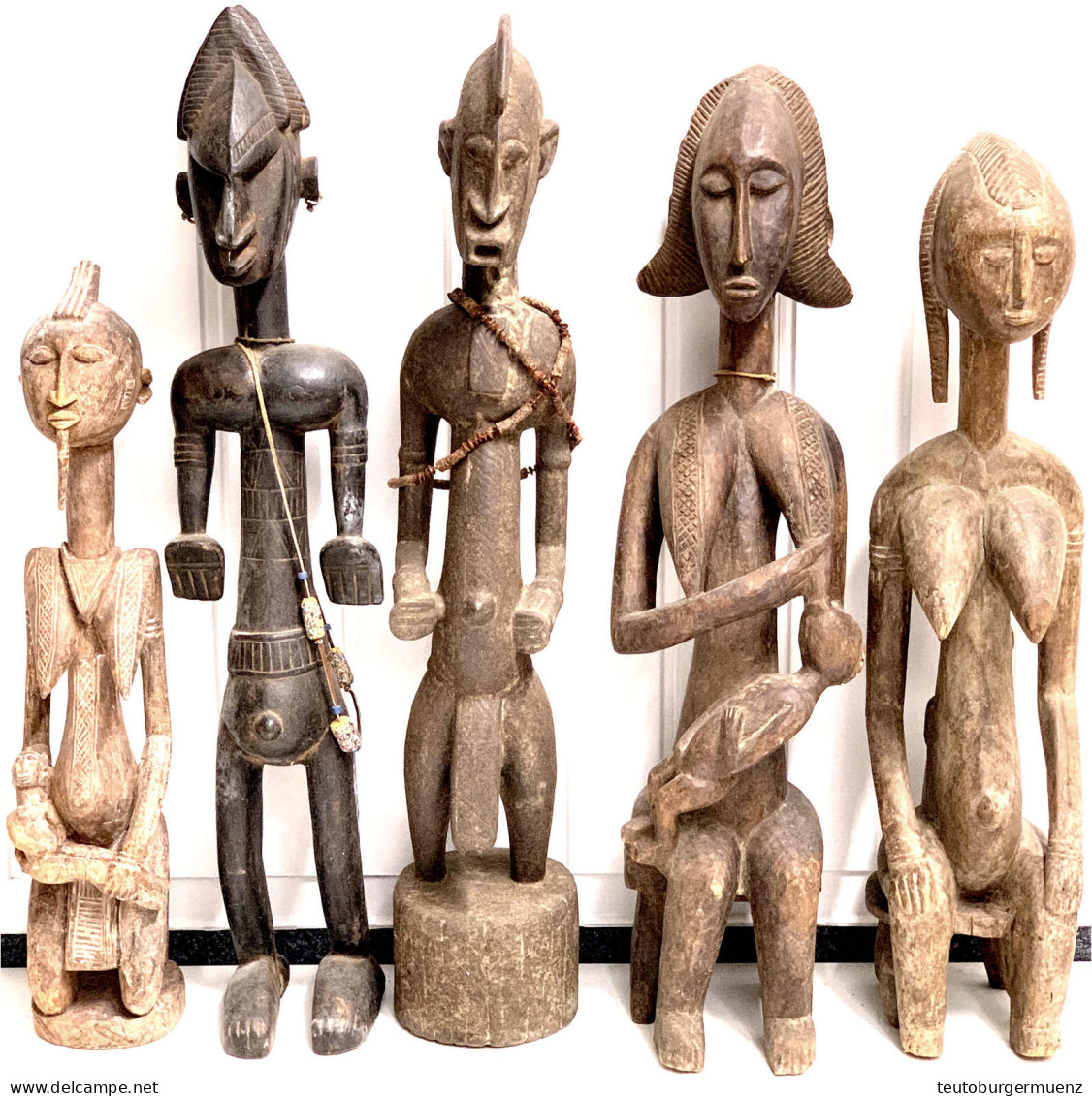 Konvolut Von 5 Versch. Weiblichen Fruchtbarkeitsfiguren Aus Holz, U.a. Vom Stamm Der Dogon In Mali. Höhe 57 Bis 72 Cm - Andere & Zonder Classificatie