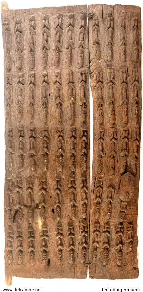 Mali, Stamm Der Dogon: Holztür, Verziert Mit 54 Menschlichen Figuren. 62 X 124 Cm. Repariert, KEIN VERSAND/NO SHIPPING P - Andere & Zonder Classificatie