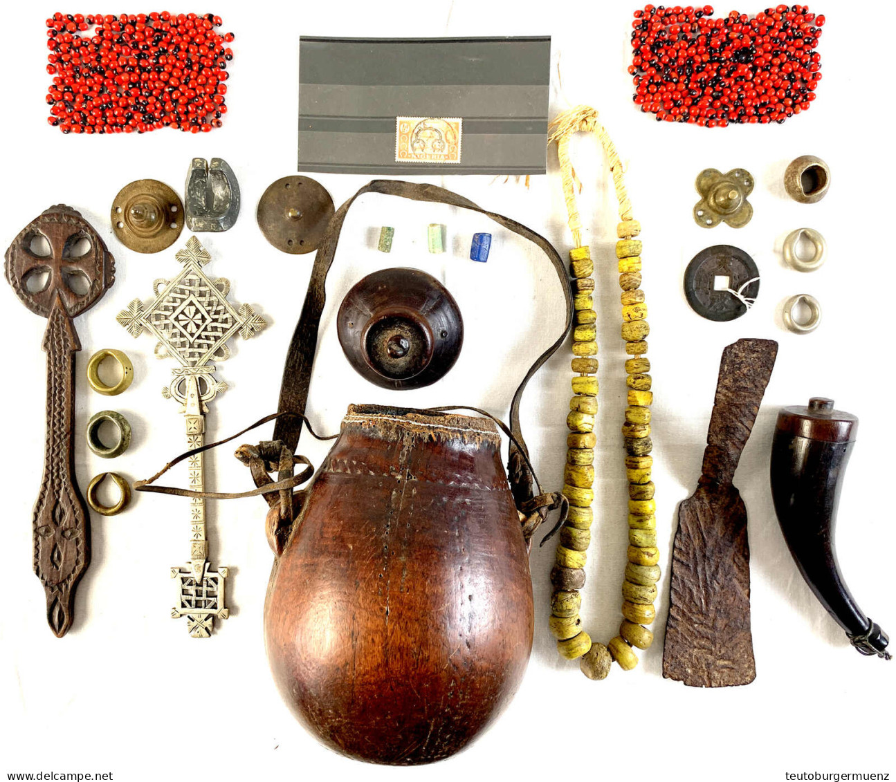 Interessanter Restbestand Einer Sammlung: Kette Aus Hebron-Perlen, 3 Indigene Glasperlen Aus Afrika, 8 äthiopische Schmu - Other & Unclassified