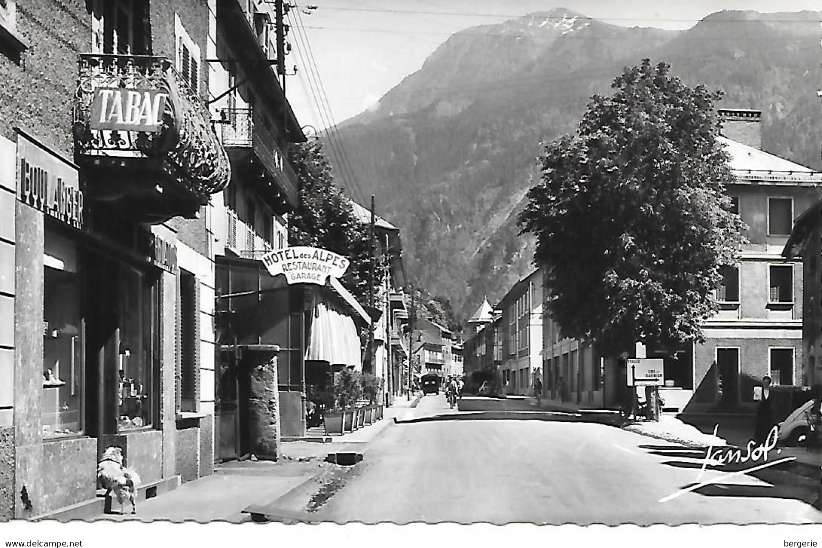 C/220        Cpsm       73    Saint-michel De Maurienne    -    Rue Général  Férrié - Saint Michel De Maurienne