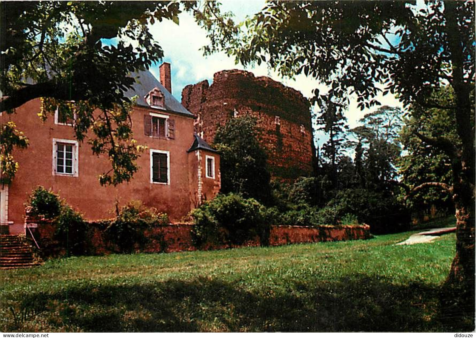 89 - Saint Sauveur En Puisaye - La Tour Du Château - CPM - Voir Scans Recto-Verso - Saint Sauveur En Puisaye