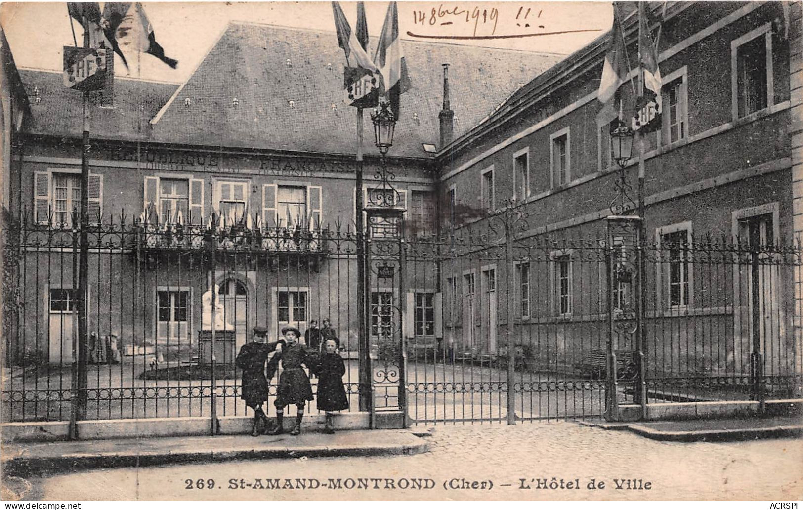 ST AMAND MONTROND L Hotel De Ville 29(SCAN RECTO VERSO)MA103 - Saint-Amand-Montrond
