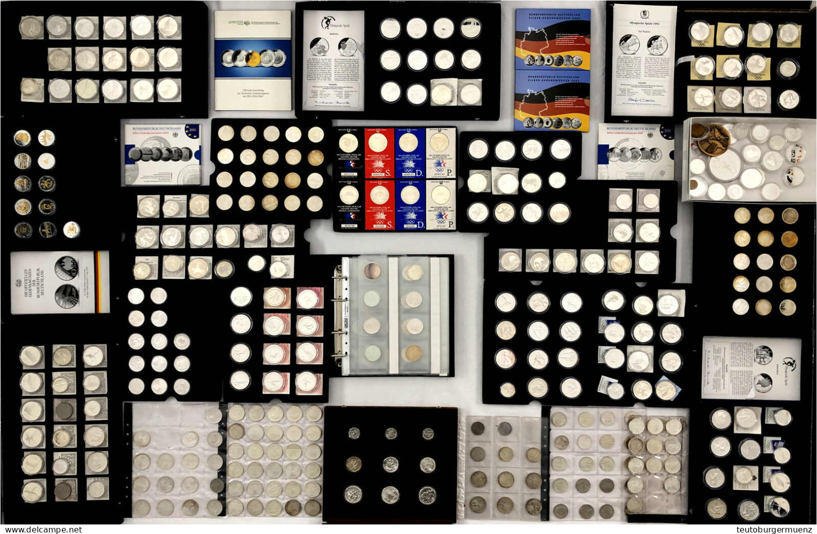 2 Kartons Mit Sammlung Meist Moderner Silbermünzen Ab Ca. 1980 Zu Div. Olympiaden, Dabei Bessere, U.a. Australien, Bulga - Andere & Zonder Classificatie