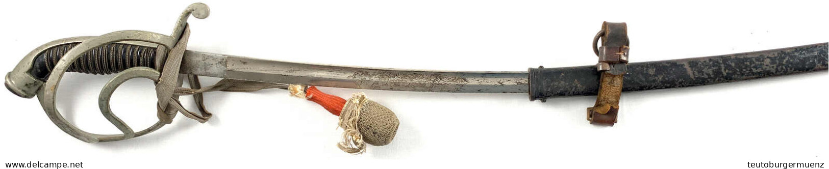 Bayern: Dragonersäbel, Hersteller GE. Klinge Beidseitig Geätzt "IN TREUE FEST". In Scheide In Der Trageweise Ab 1910. Mi - Knives/Swords