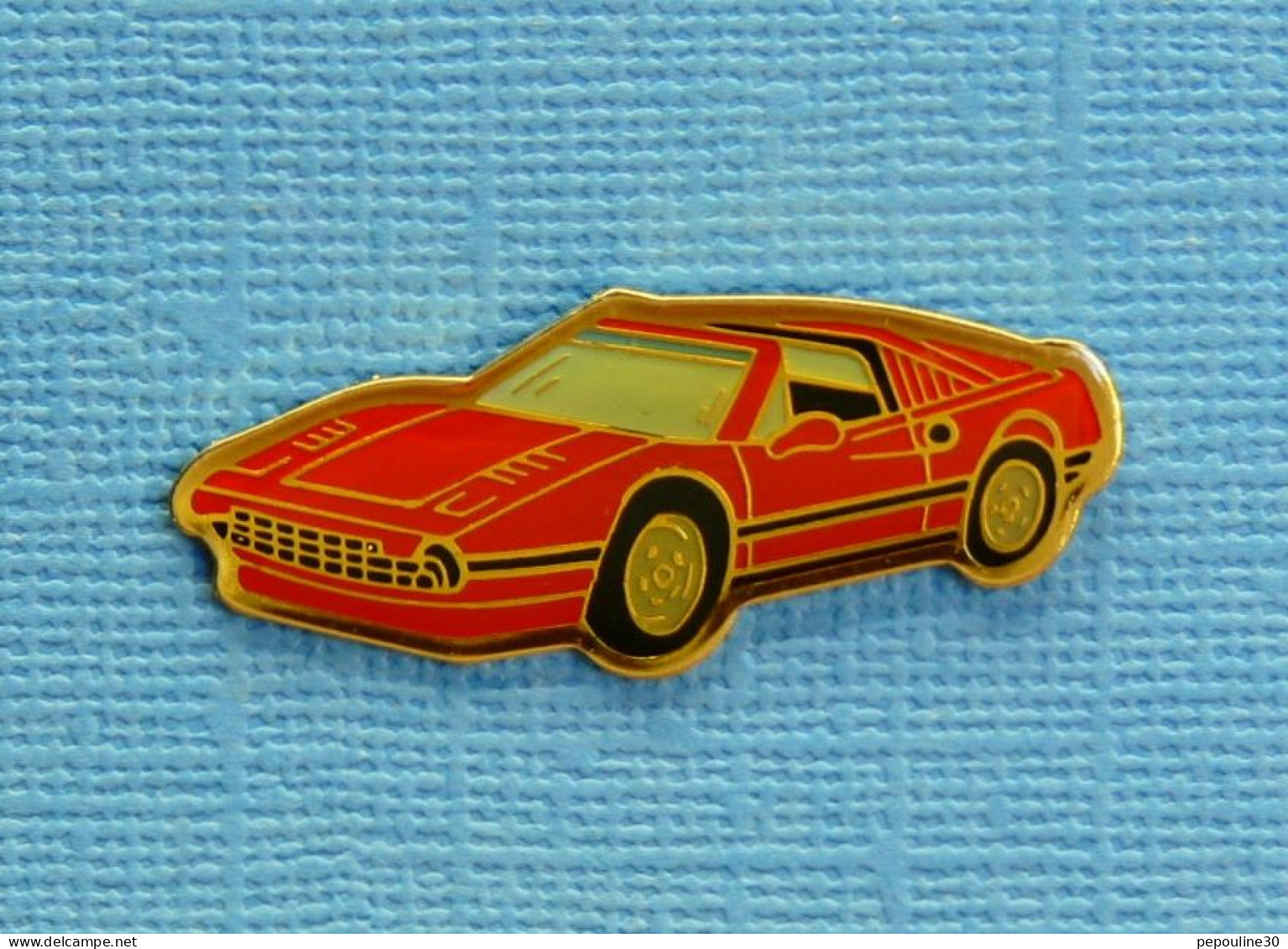 1 PIN'S /  ** FERRARI 308 GTBi / 1980 ** . (©GIFT Créations). - Ferrari