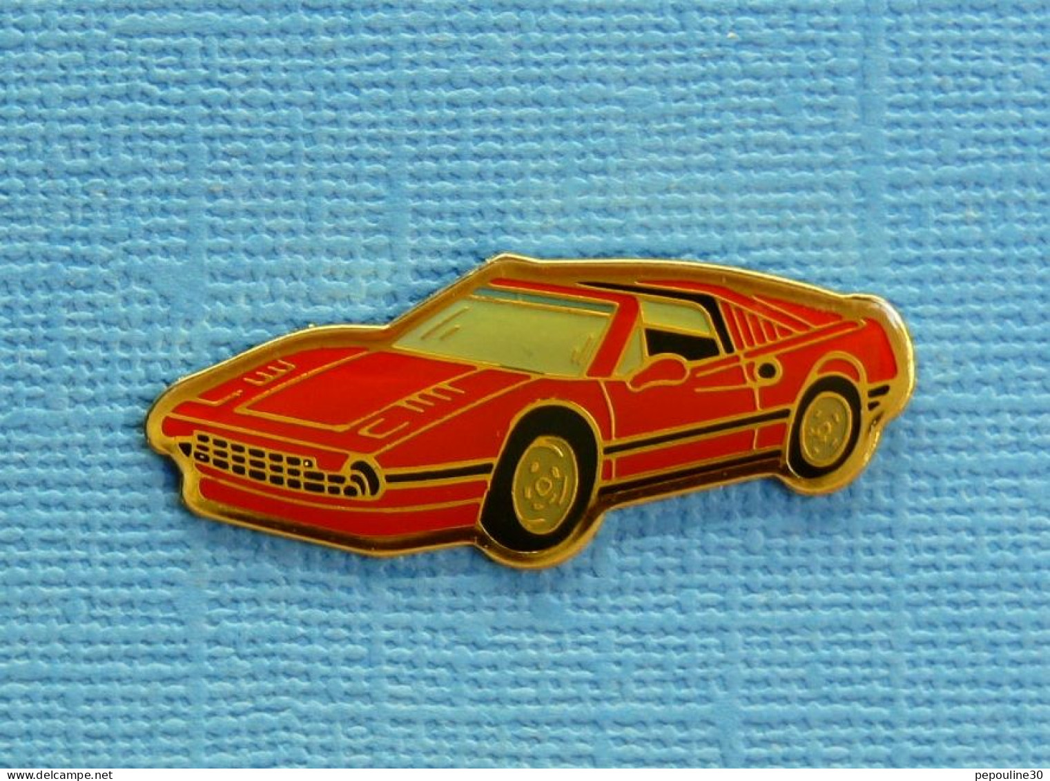 1 PIN'S /  ** FERRARI 308 GTBi / 1980 ** . (©GIFT Créations). - Ferrari