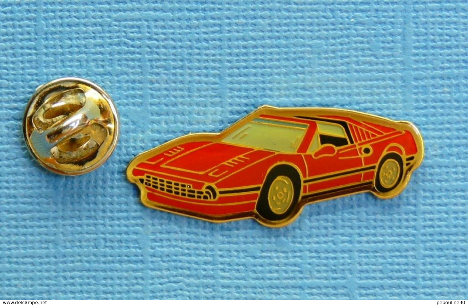 1 PIN'S /  ** FERRARI 308 GTBi / 1980 ** . (©GIFT Créations). - Ferrari
