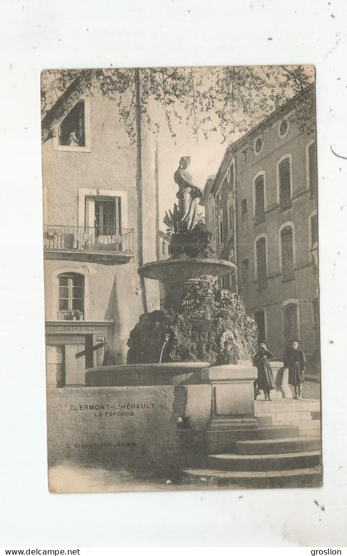 CLERMONT L'HERAULT LA FONTAINE  (MAGASIN ROGER ET PETITE ANIMATION)  1905 - Clermont L'Hérault