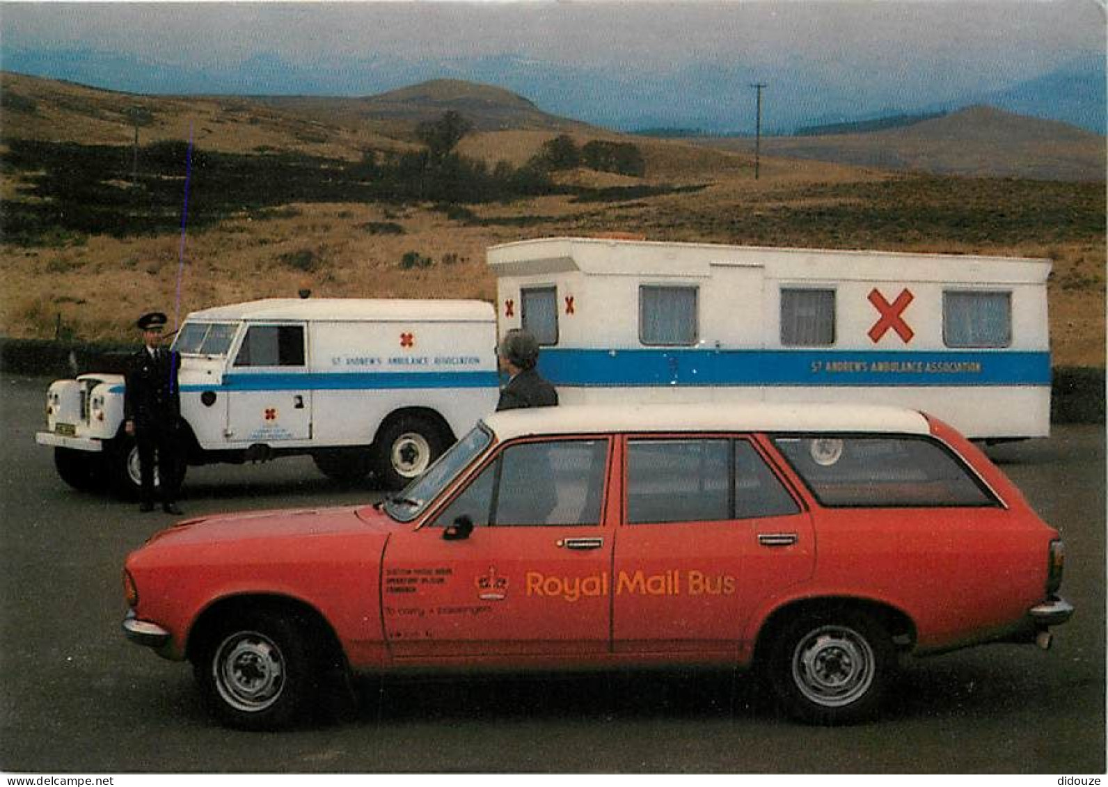 Automobiles - Royal Mail Postbus Meets St Andrew's Ambulance Association Mobile First Aid Post - CPM - Carte Neuve - Voi - PKW
