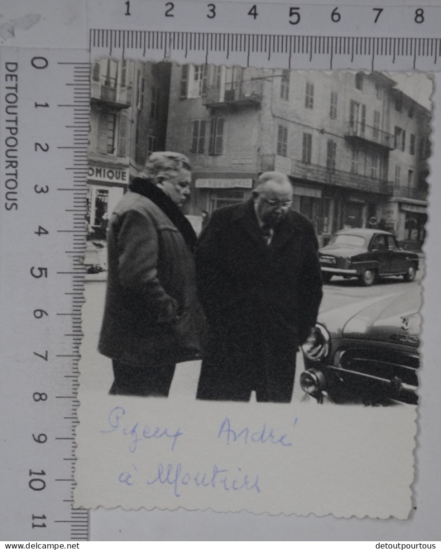 Photo Photographie Originale : à MOUTIERS Savoie Terrasse Avec André PEZEUX C.1950' Automobile Simca Aronde Peugeot 403 - Oggetti