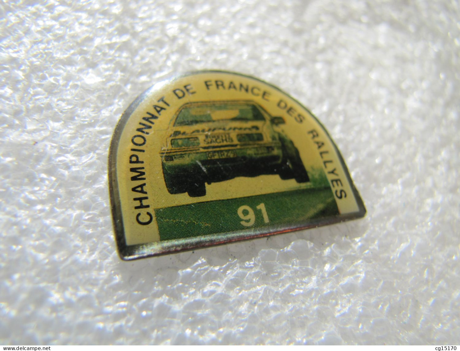 PIN'S    CHAMPIONNAT DE FRANCE  DES   RALLYES  1991 FORD SIERRA COSWORTH - Ford