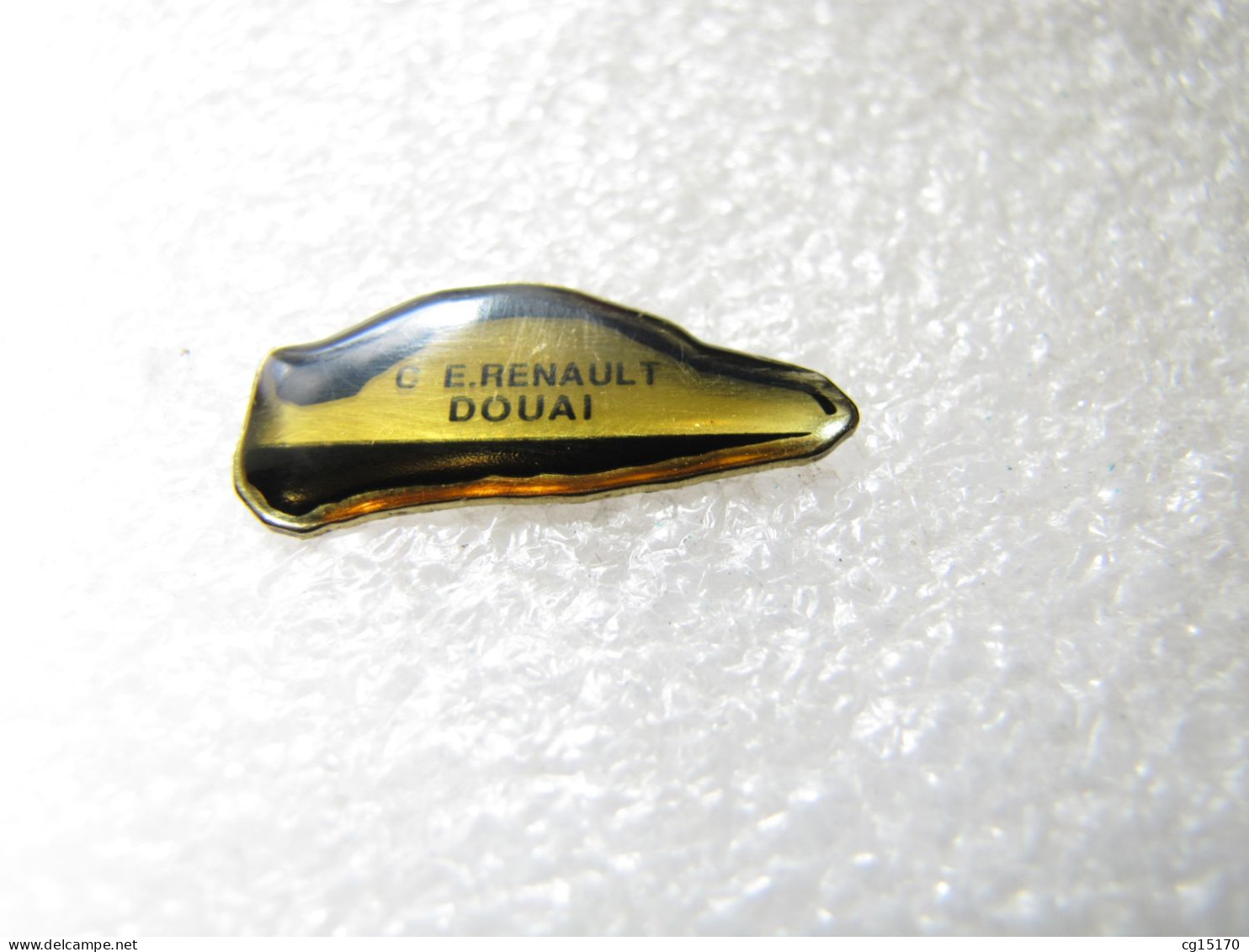 PIN'S   RENAULT  DOUAI  C. E. - Renault