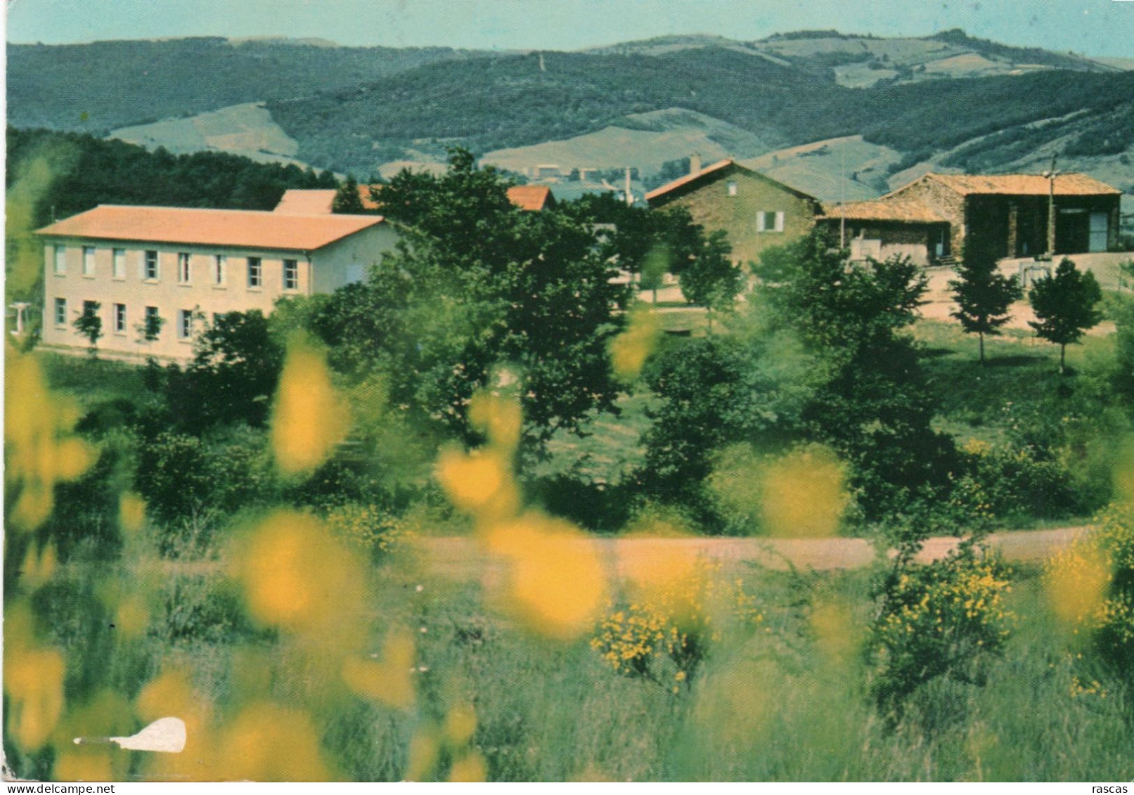 CPM - R - AVEYRON - VABRES L'ABBAYE - CENTRE DE LOISIRS DU RIAL - LES BATIMENTS - Vabres