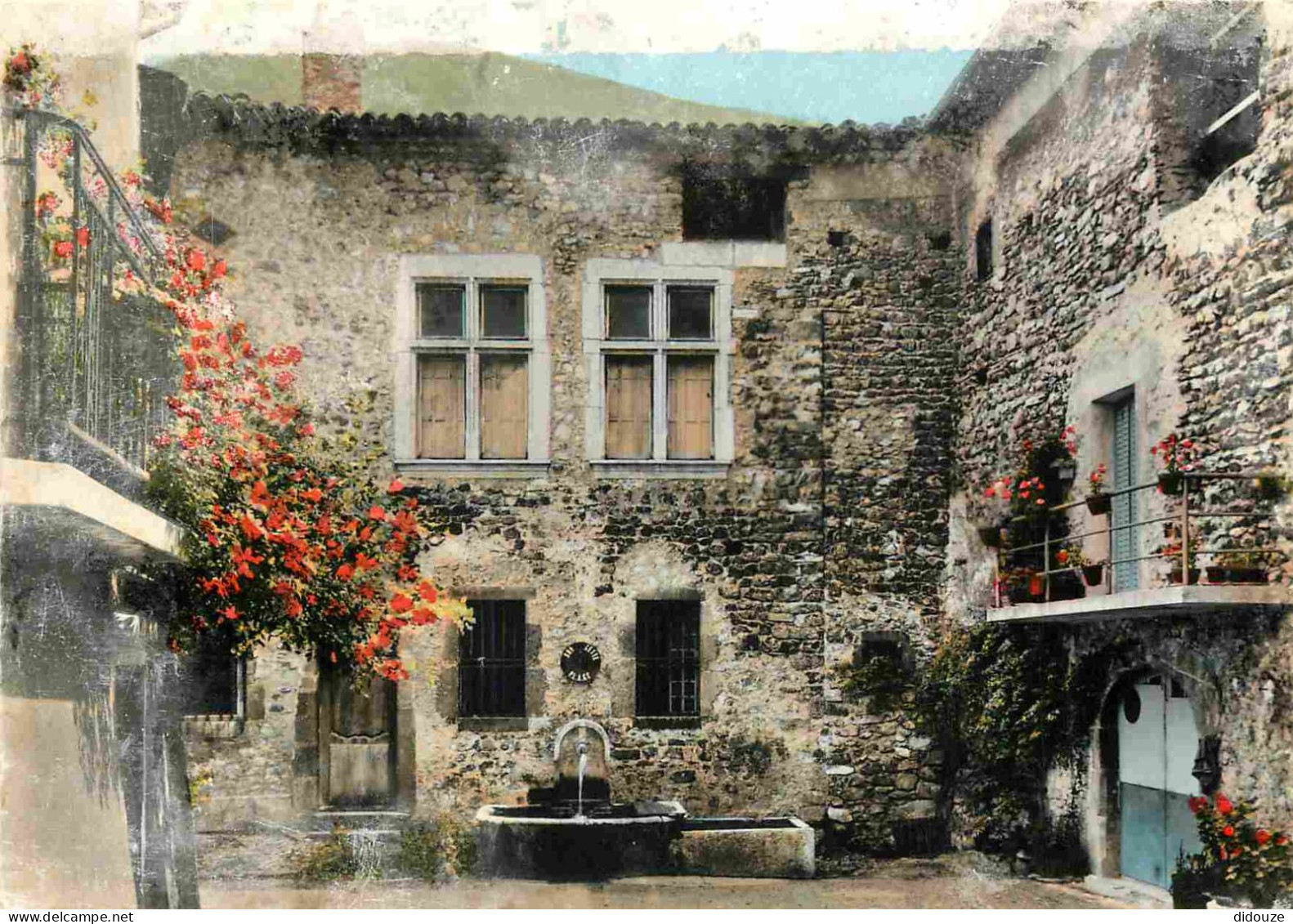 26 - Luc En Diois - Un Vieux Quartier Fleuri - Mention Photographie Véritable - Carte Dentelée - CPSM Grand Format - Voi - Luc-en-Diois