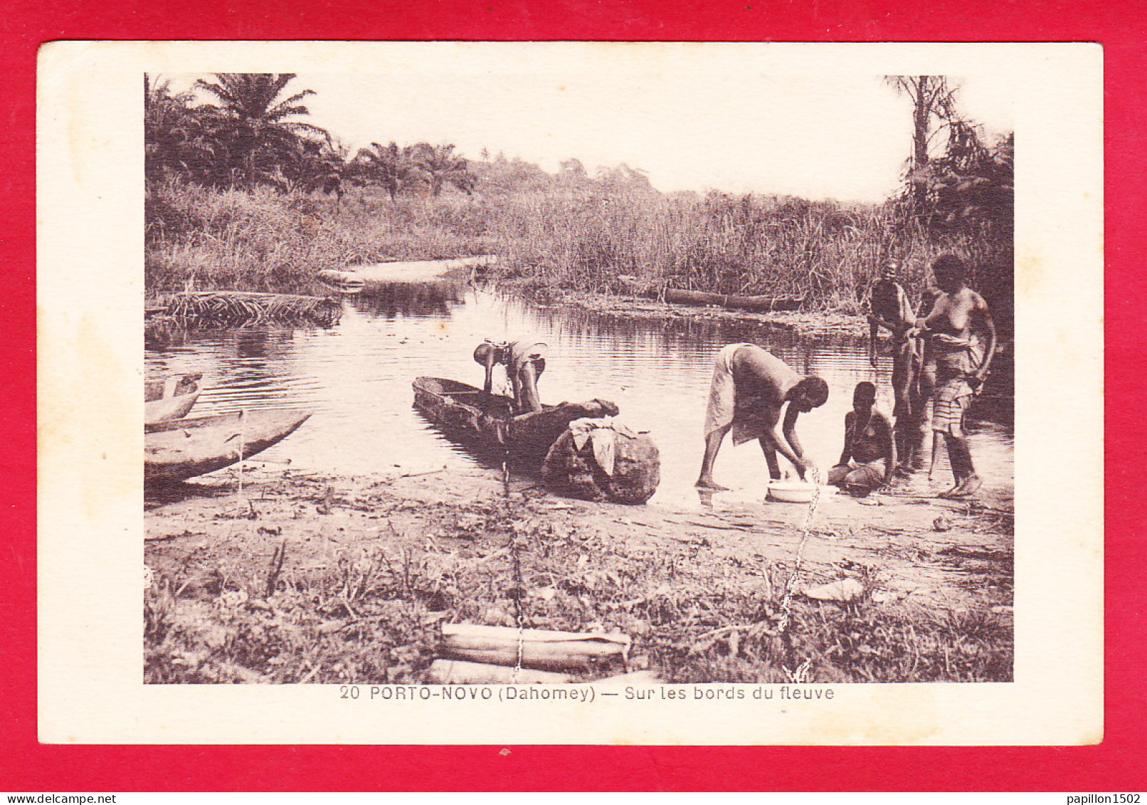 E-Benin-14A34  PORTO NOVO, Sur Les Bords Du Fleuve, Une Pirogue, Femmes Seins Nus, Cpa BE - Benin