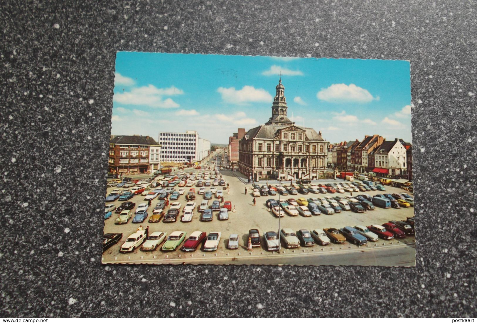 MAASTRICHT: AUTO'S - OLDTIMERS - Citroën, Volkswagen, .... - PKW