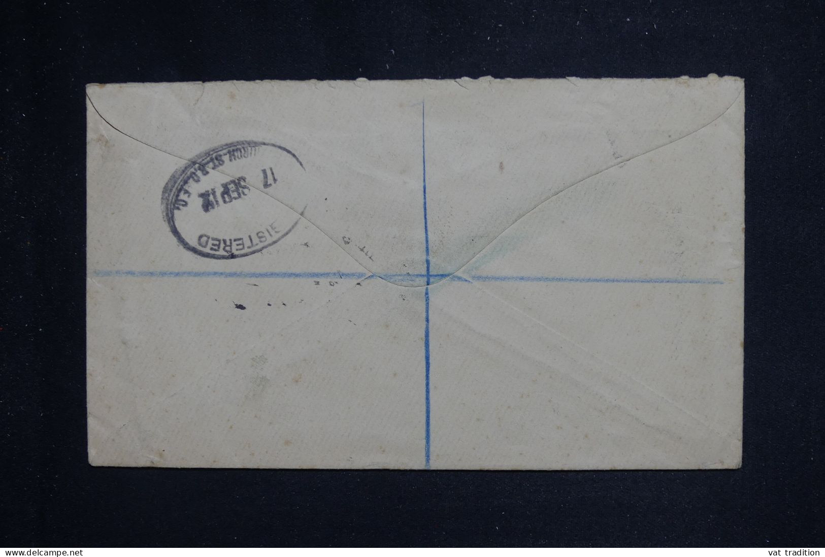 ROYAUME UNI - Perforés Sur Enveloppe Commerciale En Recommandé De Londres Pour La France En 1912 - L 150627 - Gezähnt (perforiert)