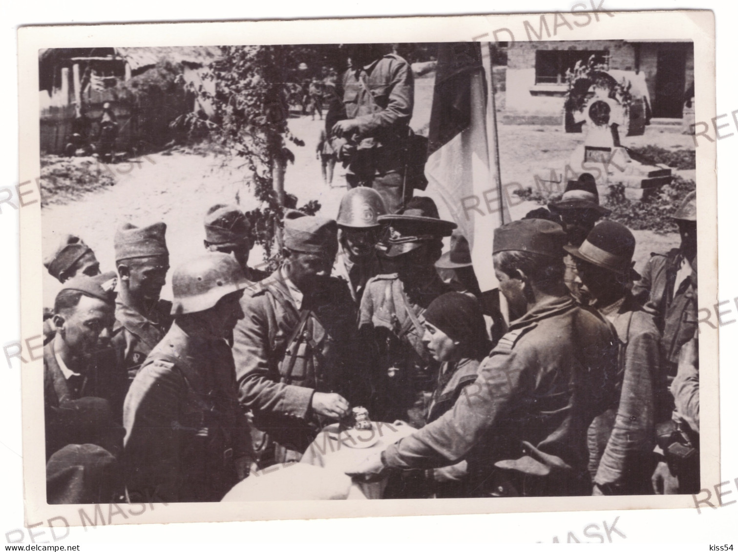 MOL 8 - 19066 Bessarabia, Ethnic And Romanian & German Soldiers, Moldova ( 18/13 Cm ) - Old Press Photo - 1941 - Moldavie