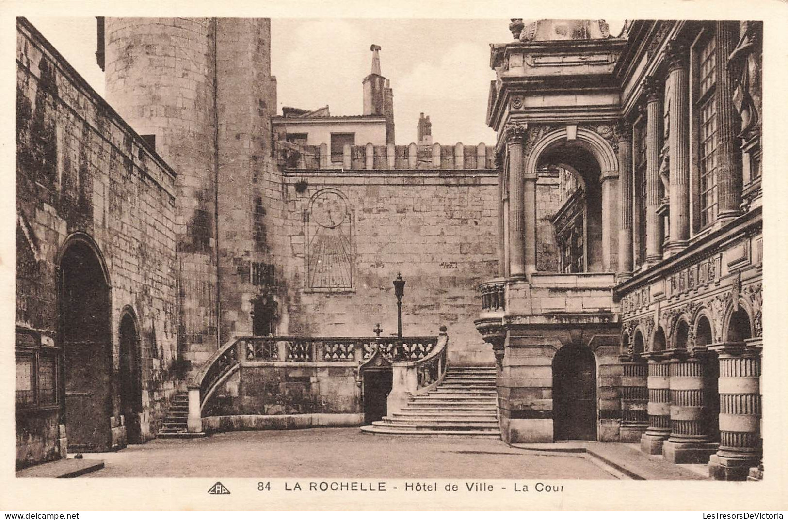 FRANCE - La Rochelle - Vue D'ensemble De L'hôtel De Ville - Vue Sur La Cour - Carte Postale Ancienne - Reims