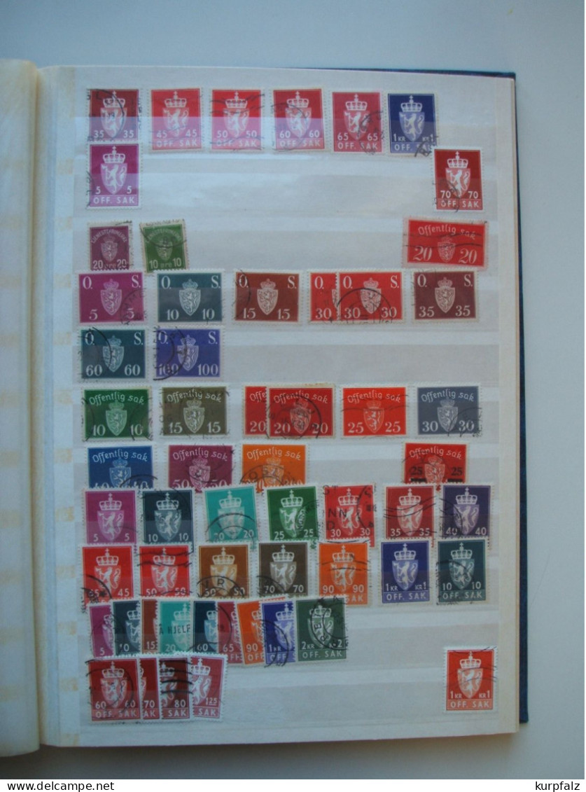 Norwegen, Norge - Briefmarken in einem Album und auf alten Blättern