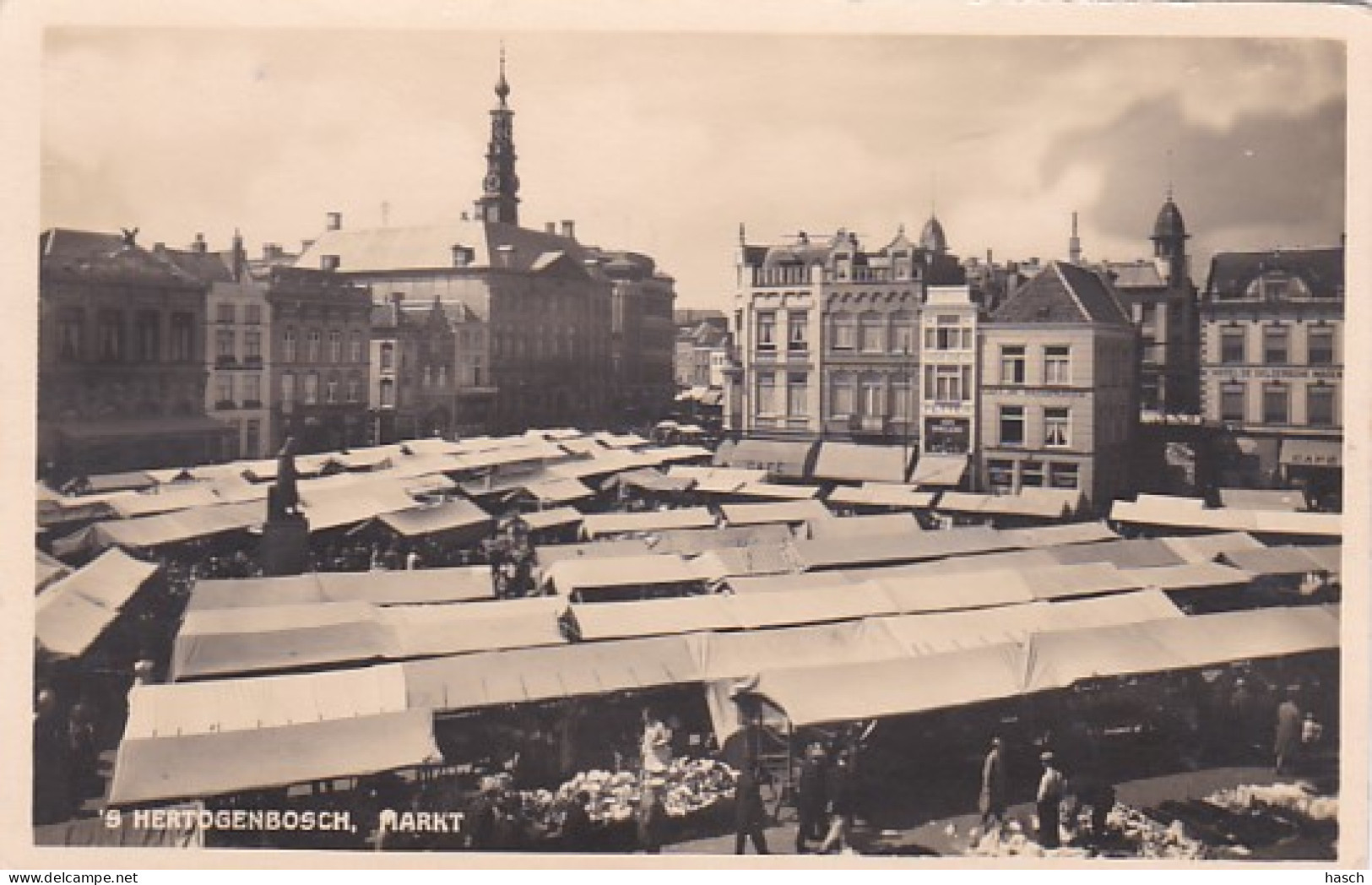 481262’s Hertogenbosch, Markt. (zie Hoeken, Vouw Zie Achterkant) - 's-Hertogenbosch