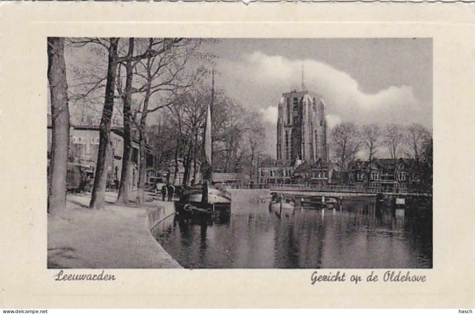 4812101Leeuwarden, Gezicht Op De Oldehove. (zie Hoeken En Randen) - Leeuwarden