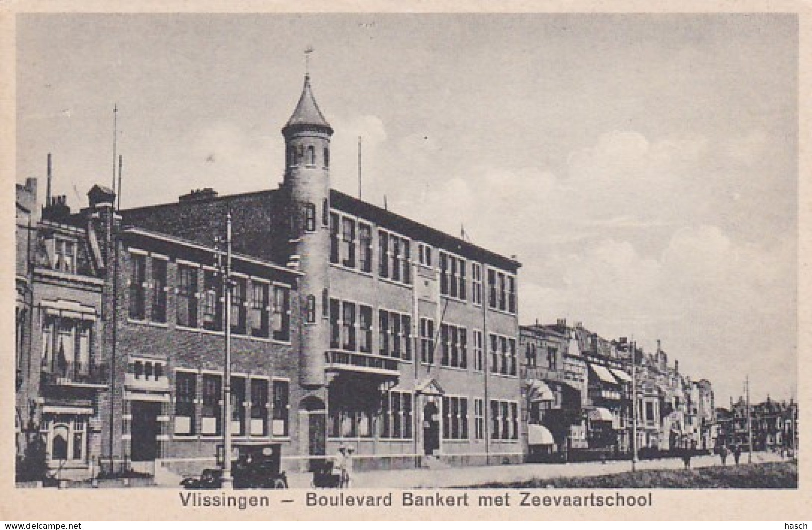 4812136Vlissingen, Boulevard Bankert Met Zeevaartschool. (minuscule Vouwen In De Hoeken) - Vlissingen