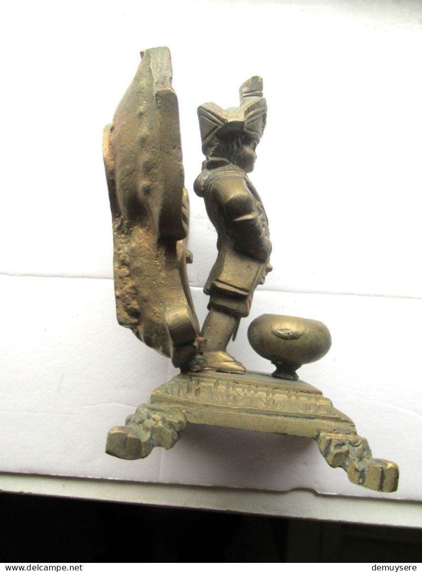 LADE  70 - MANNEKEN PIS - 13 X 7.50 X 7 CM 560 GRAM - Bronzes