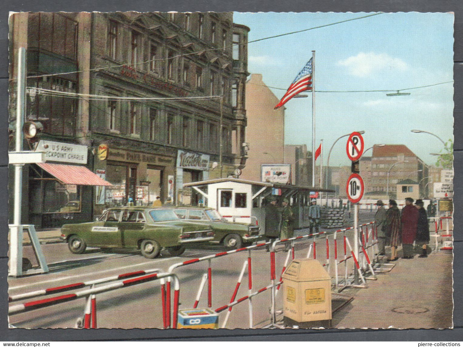 Berlin - Occupation Interalliée - Secteur Américain - US Army - Checkpoint Charlie - Voitures Militaires Anciennes - Berlin Wall