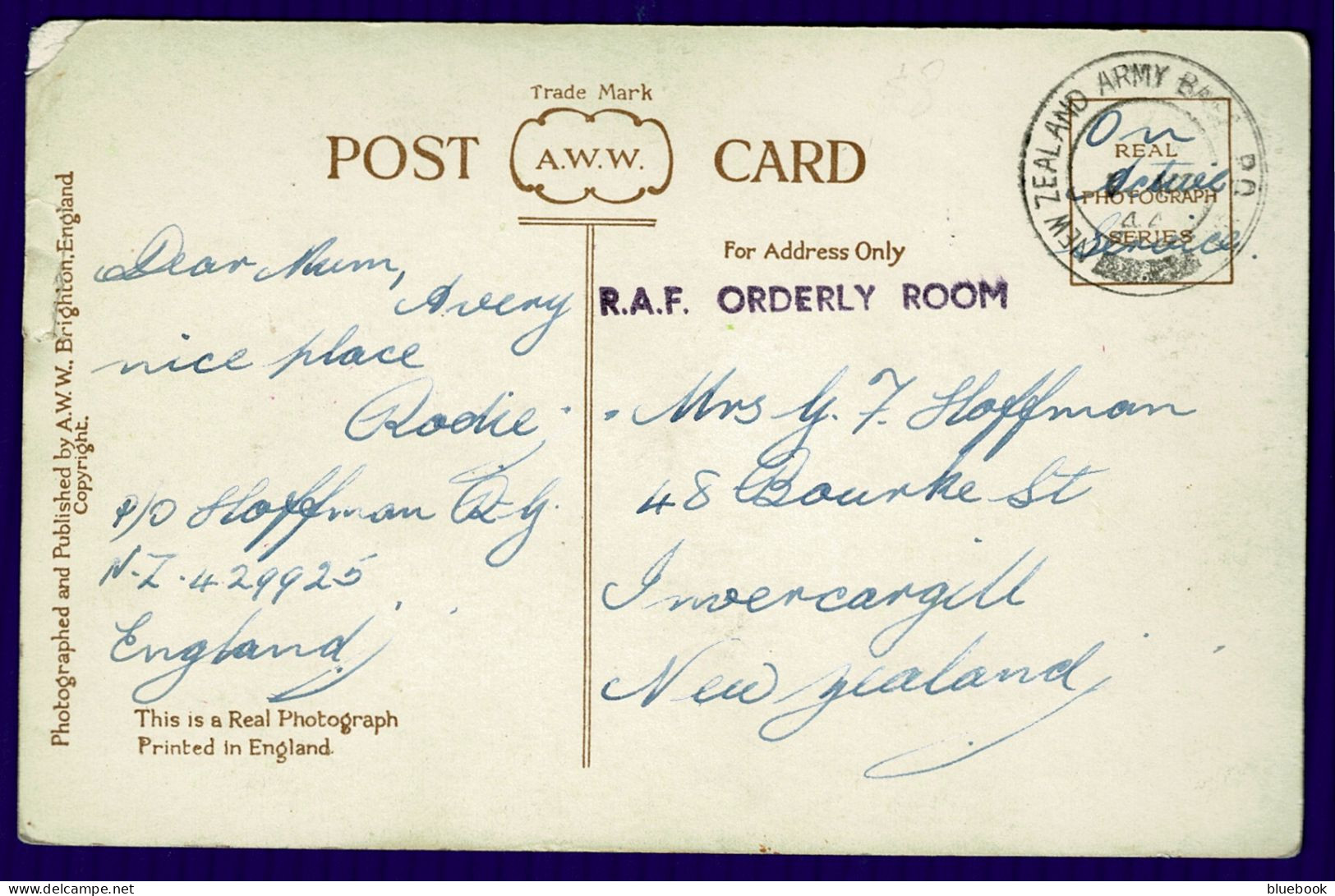 Ref 1636 - 1944 Postcard - New Zealand Forces In UK - R.A.F. Orderly Room - Brighton View - Briefe U. Dokumente