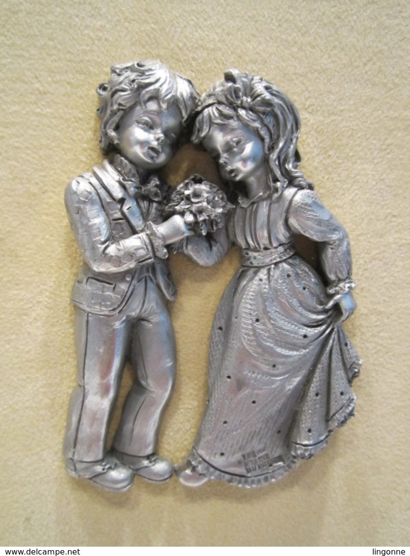 Tableau étain Enfant Amoureux Mariage 16 X 20,5 Cm Env - Estaño