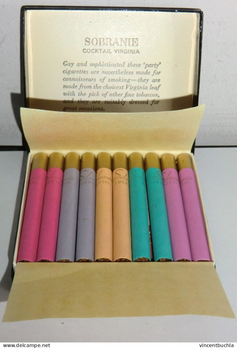 Paquet Cigarette Anciennes Sobranie Coctail 5 Couleurs 5 Gay Colours Sous Cellophane Made In England Années 1960 - Schnupftabakdosen (leer)