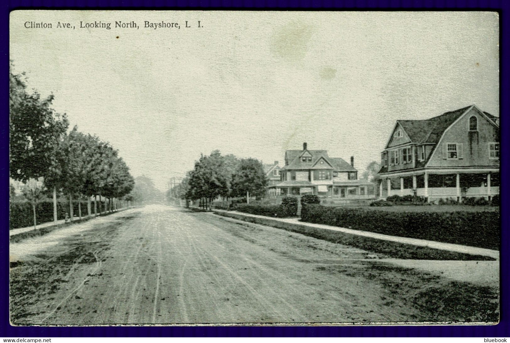 Ref 1636 - Early Postcard - Clinton Avenue Looking North - Bayshore Long Island - New York USA - Long Island