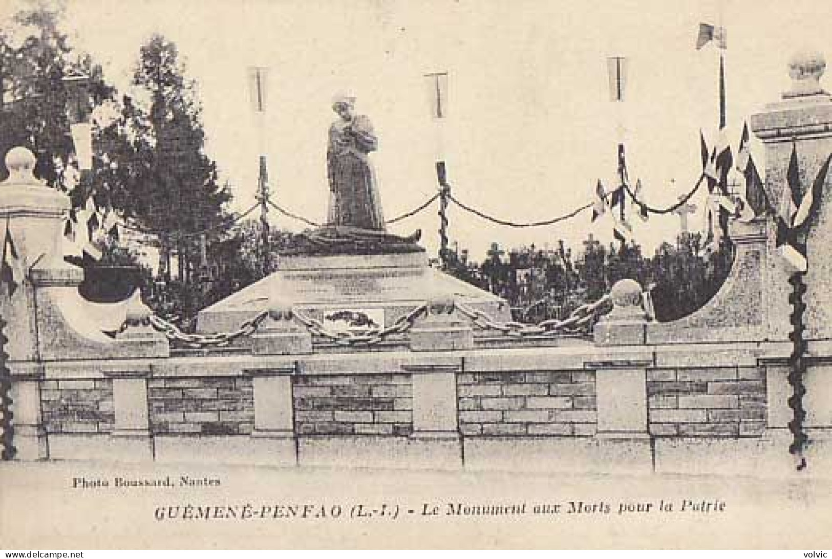 44 - GUEMENE-PENFAO - Le Monument Aux Morts Pour LaPatrie - Guémené-Penfao