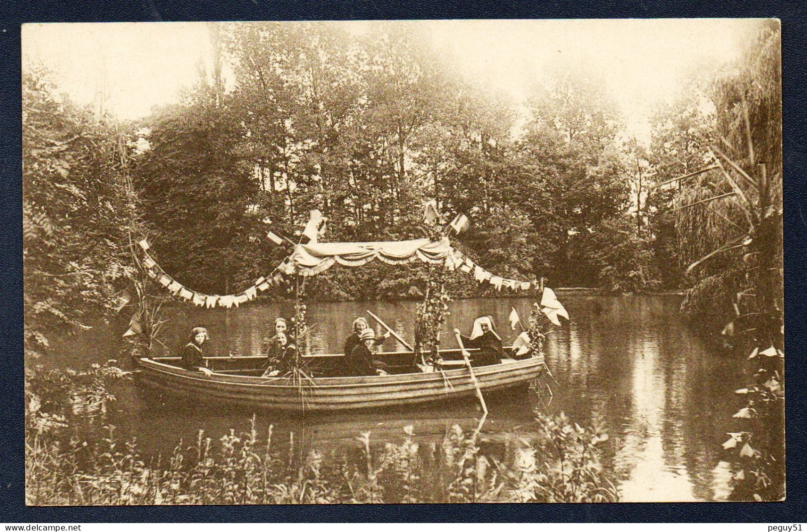 Hougaerde-près-Tirlemont. Pensionnat Du Val Virginal. En Barque Sur Le Lac Un Jour De Fête. 1928 - Högaarden