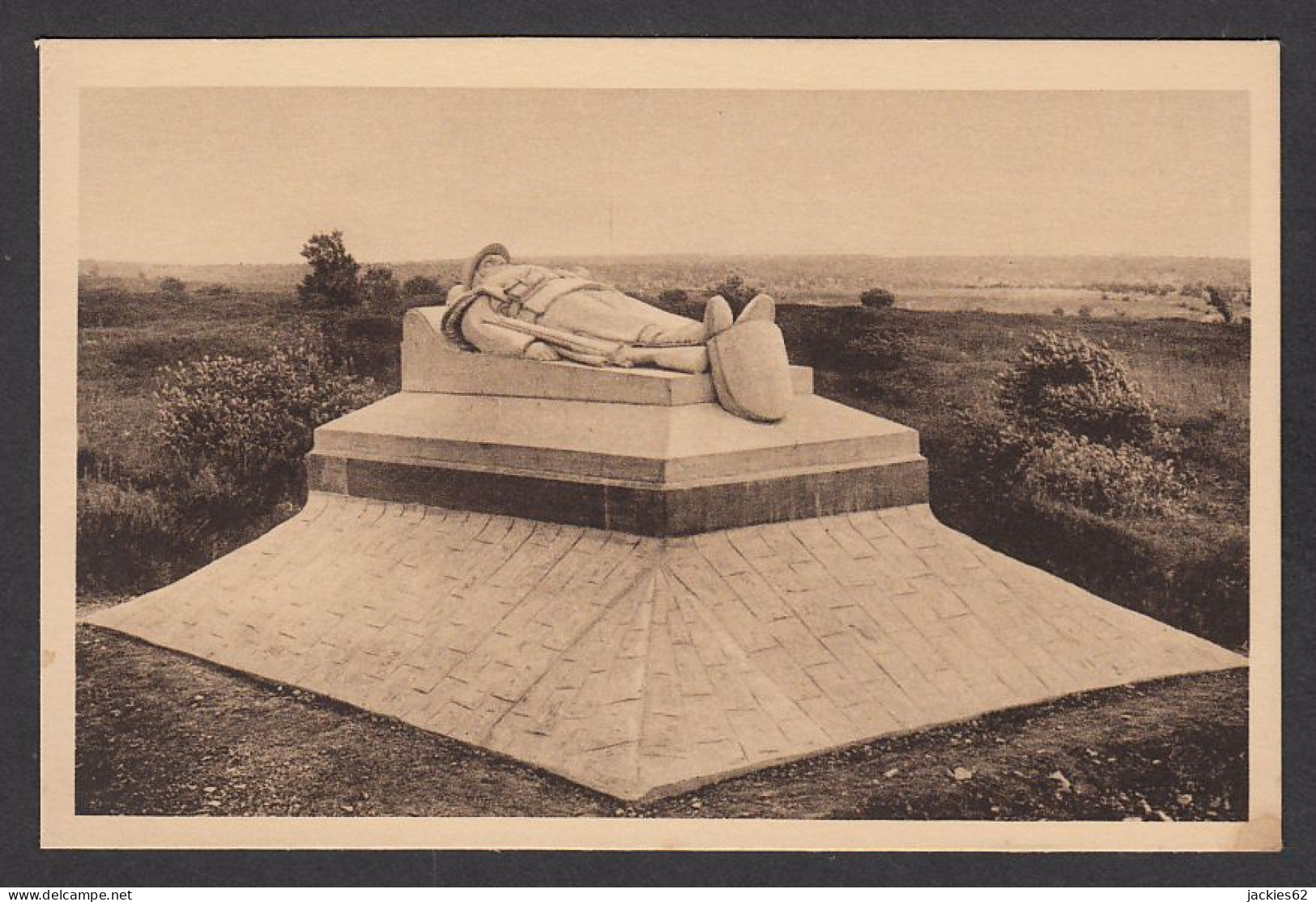 095010/ Fleury-Devant-Douaumont, Monument *Le Soldat Du Droit*, A La Mémoire Du Député André Thome - Monumenti Ai Caduti