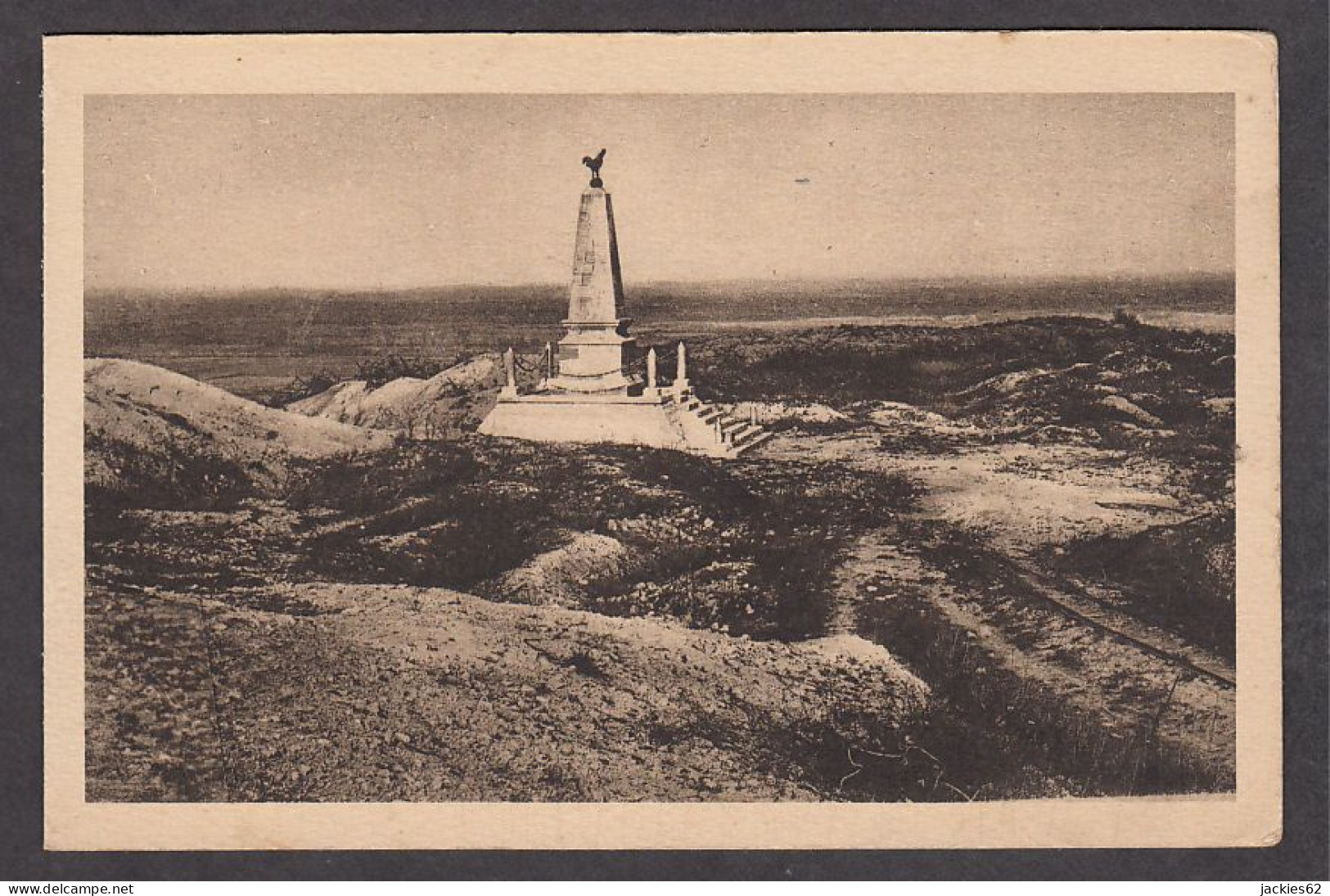 094999/ Les Eparges, Monument élevé Au Sommet De L'Eperon - Monumenti Ai Caduti