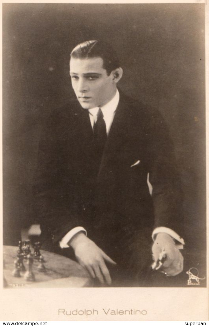ACTEUR RUDOLPH VALENTINO : JOUANT Aux ECHECS / PLAYING CHESS - CARTE VRAIE PHOTO / REAL PHOTO ~ 1925 - RRR ! (an323) - Scacchi
