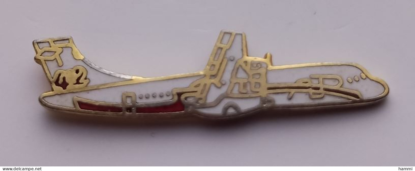 T67 Pin's  AVION Qualité Egf AIRBUS Boeing ? Achat Immédiat - Avions